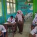 Kepala UPTD Pendidikan Teluk Waru Pantau Ujian Sekolah