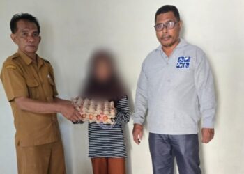 Rasa Peduli, Dinas Sosial SBT Salurkan Bantuan Ke Korban